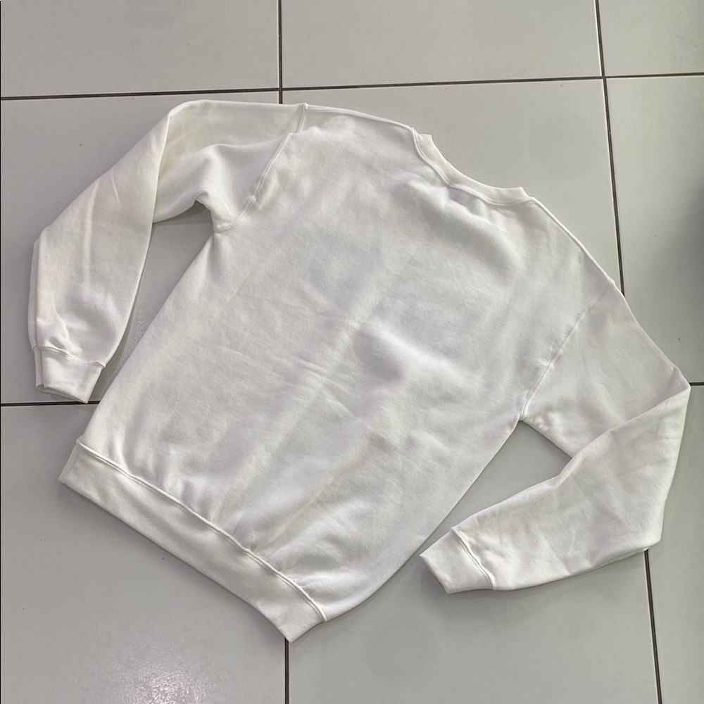 White University of Kentucky Women’s Sweatshirt. NWOT - Picture 4 of 5